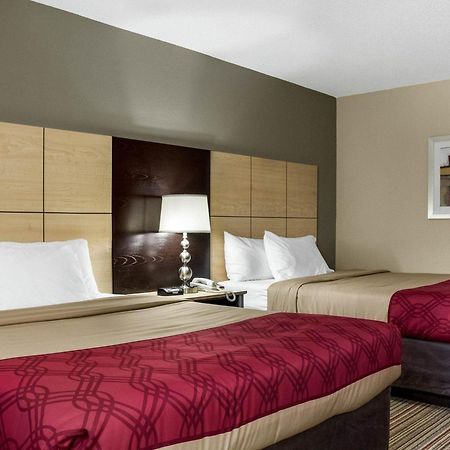 Econo Lodge Grand Forks Exteriör bild