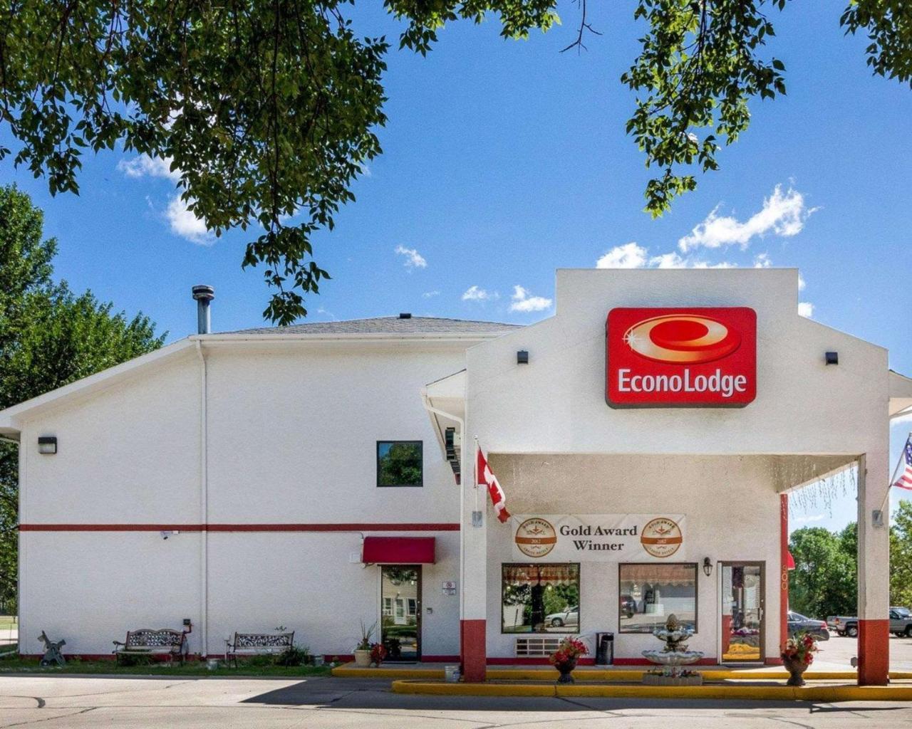 Econo Lodge Grand Forks Exteriör bild